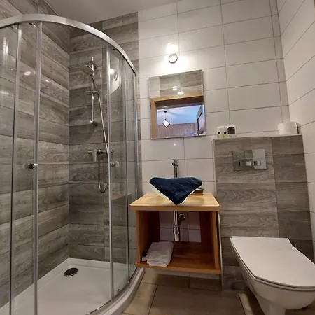 Goscinne Wierzbowka Przy Termach *