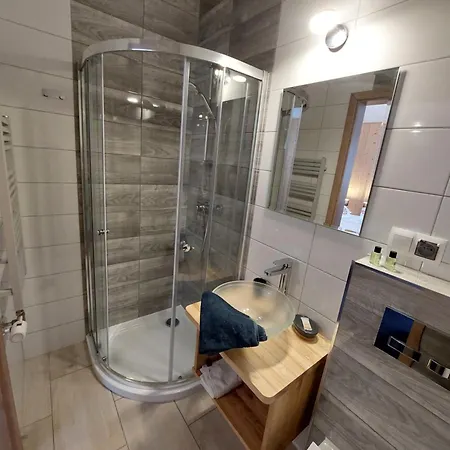 Goscinne Wierzbowka Przy Termach